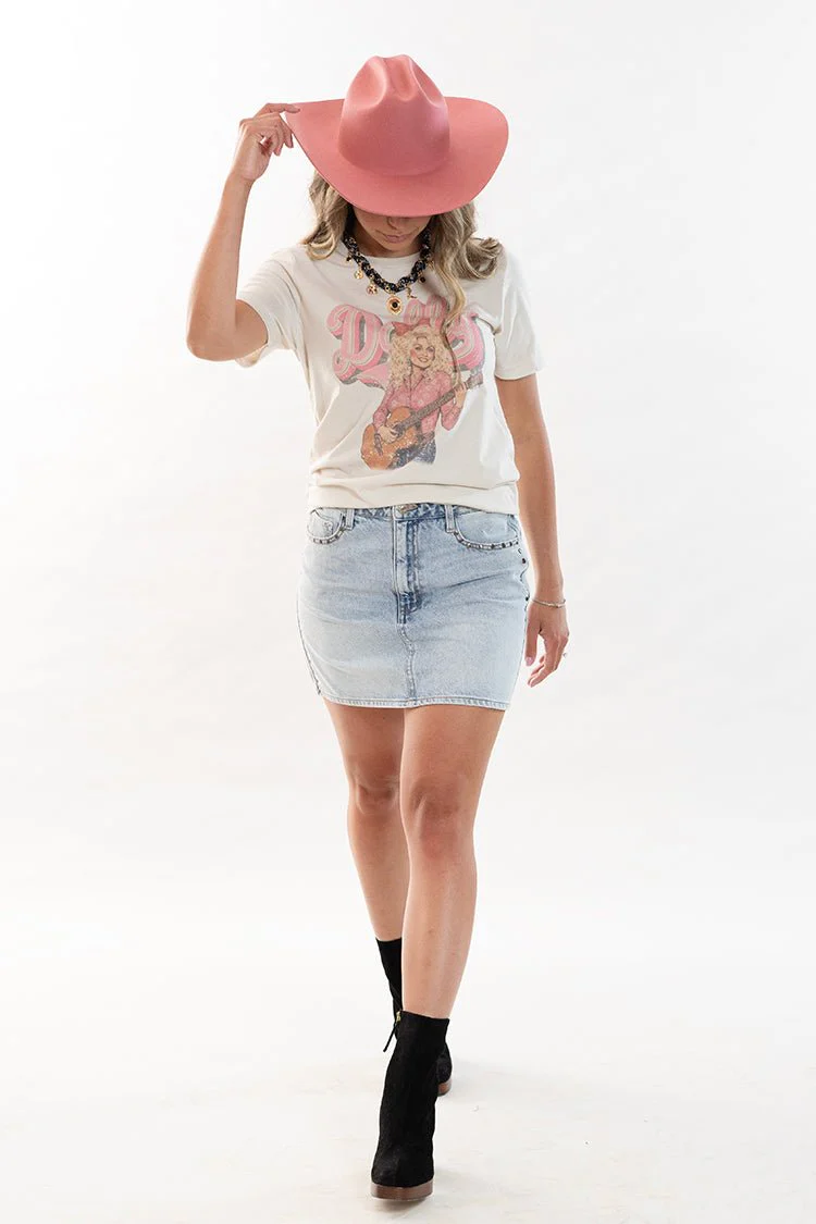 Country Dolly Graphic T-Shirt - Image 4