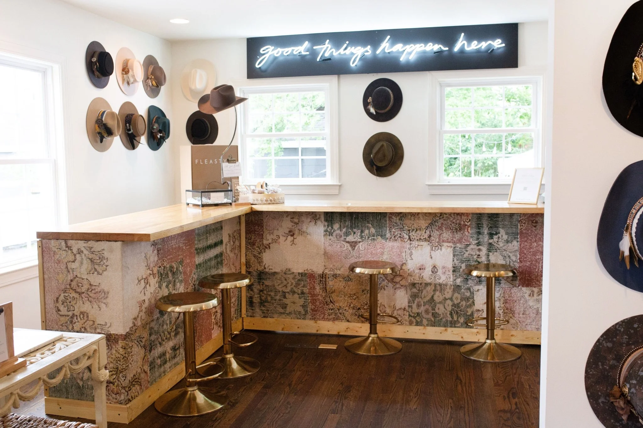 Hat Bar Reservation - Image 10