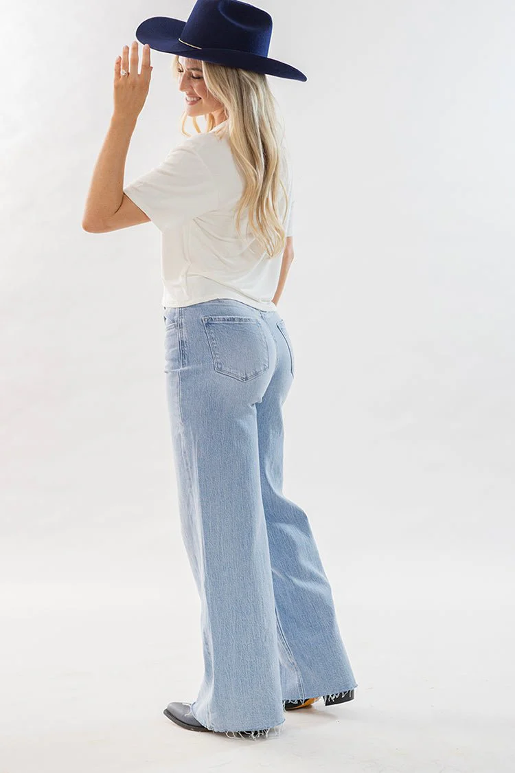 Light Wash Distressed Hem Wide Leg Jeans - Image 4