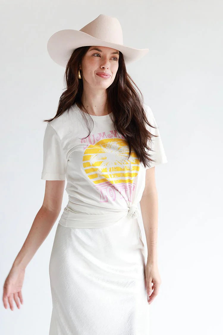 Summer Lovin' Graphic Tee - Image 5