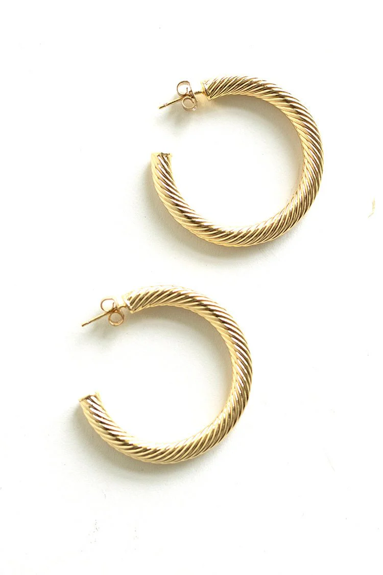 Twisted Ribbed Hoop Earrings - Image 4