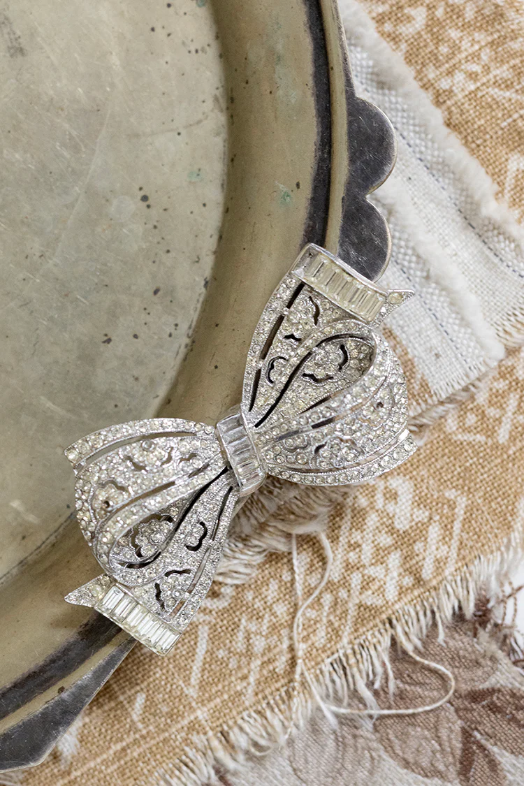 Vintage Bling Bow Brooch - Image 3