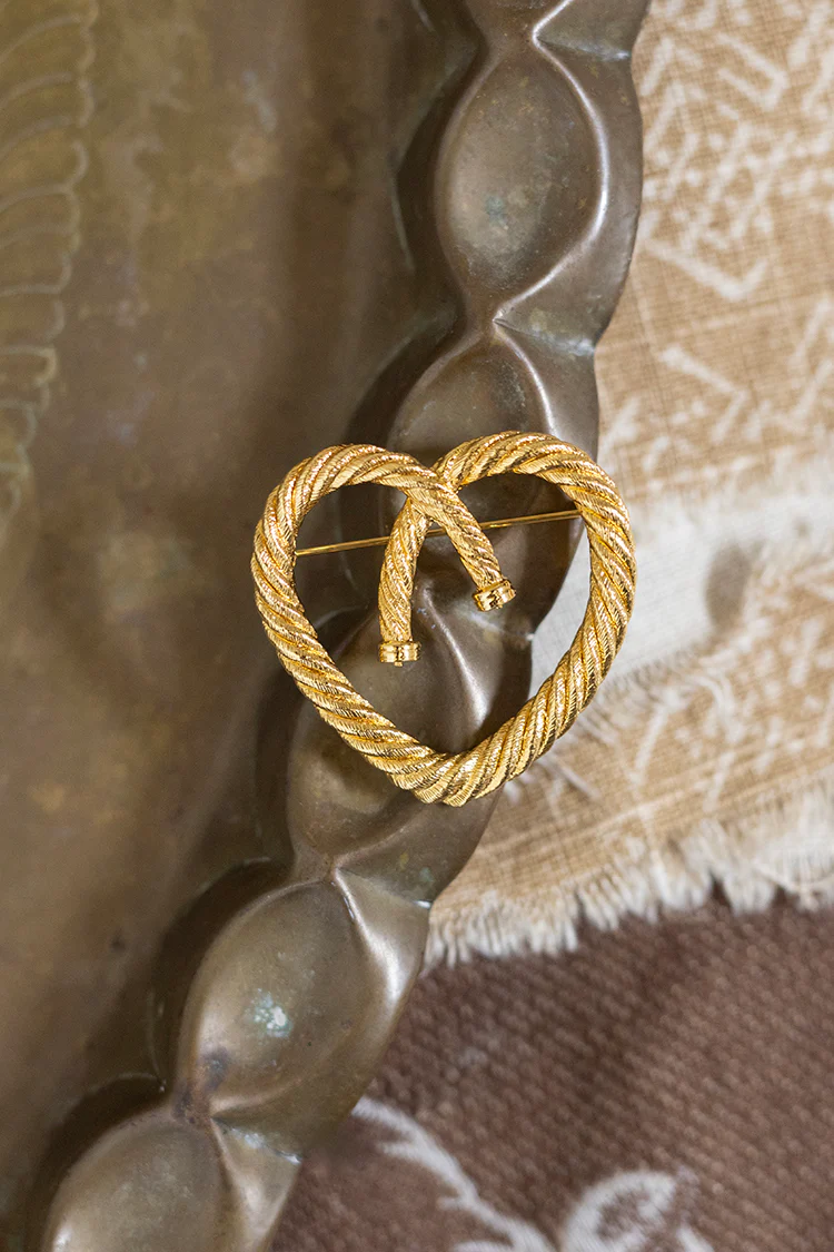 Vintage Gold Rope Twist Heart Brooch