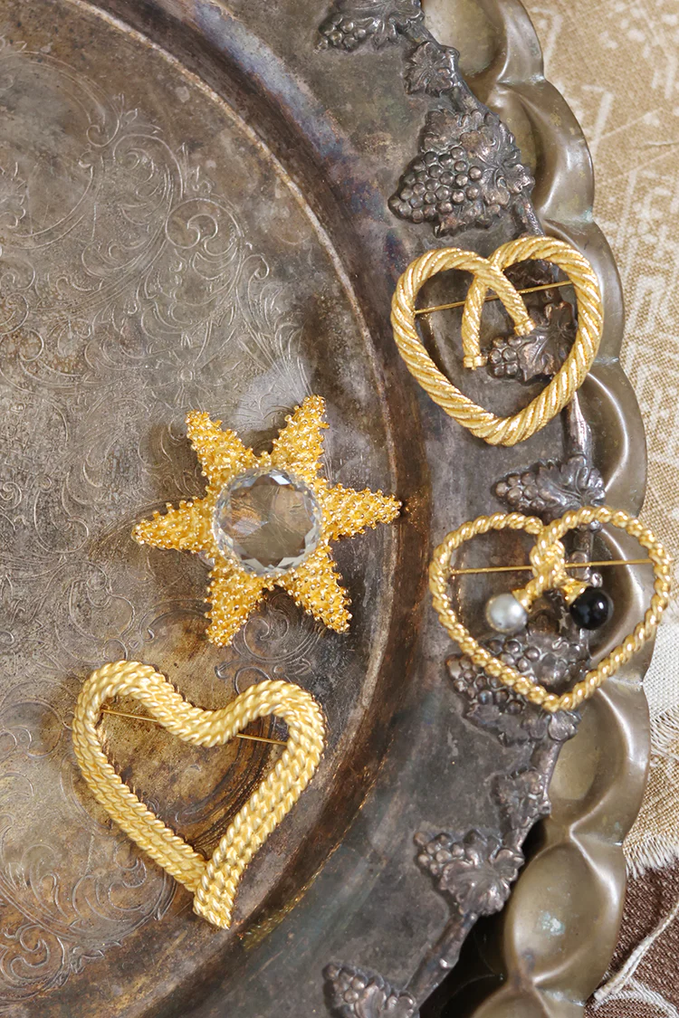 Vintage Gold Rope Twist Heart Brooch - Image 2