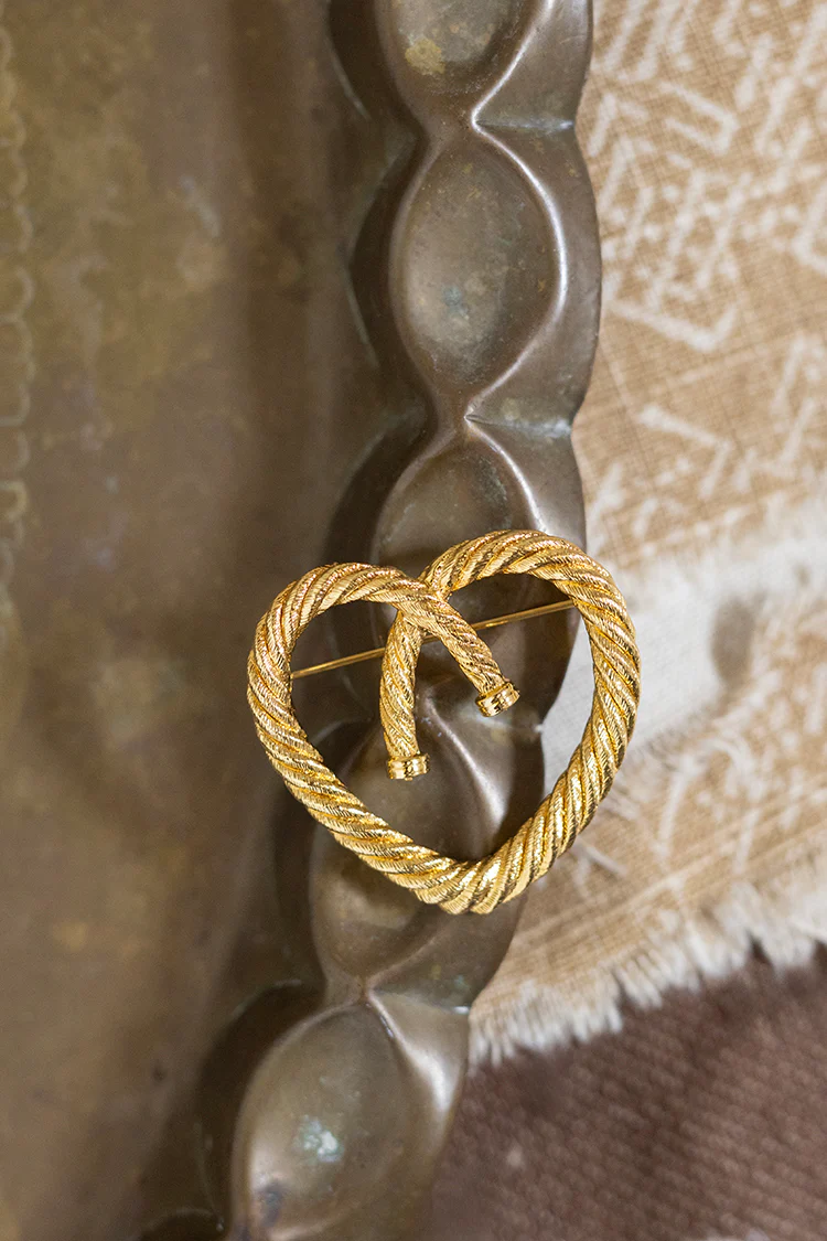 Vintage Gold Rope Twist Heart Brooch - Image 3