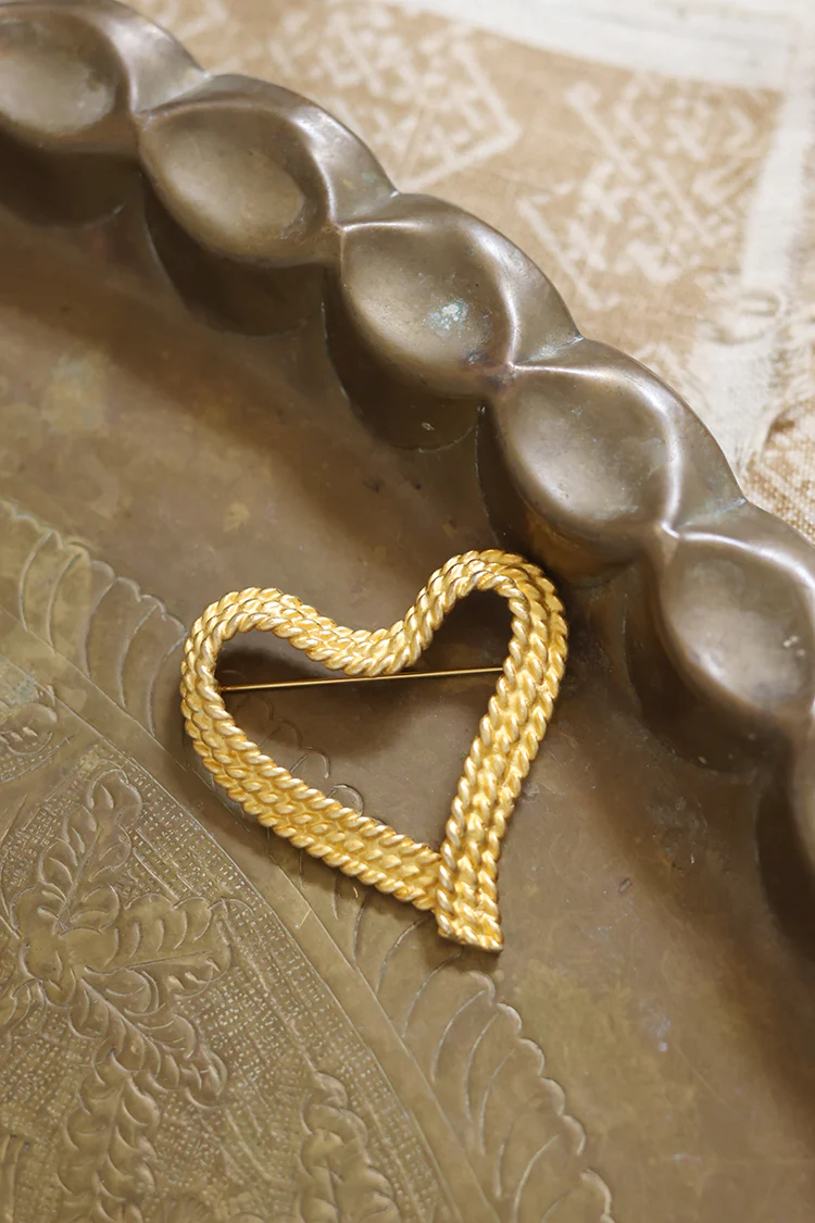 Vintage Matte Twisted Rope Heart Brooch