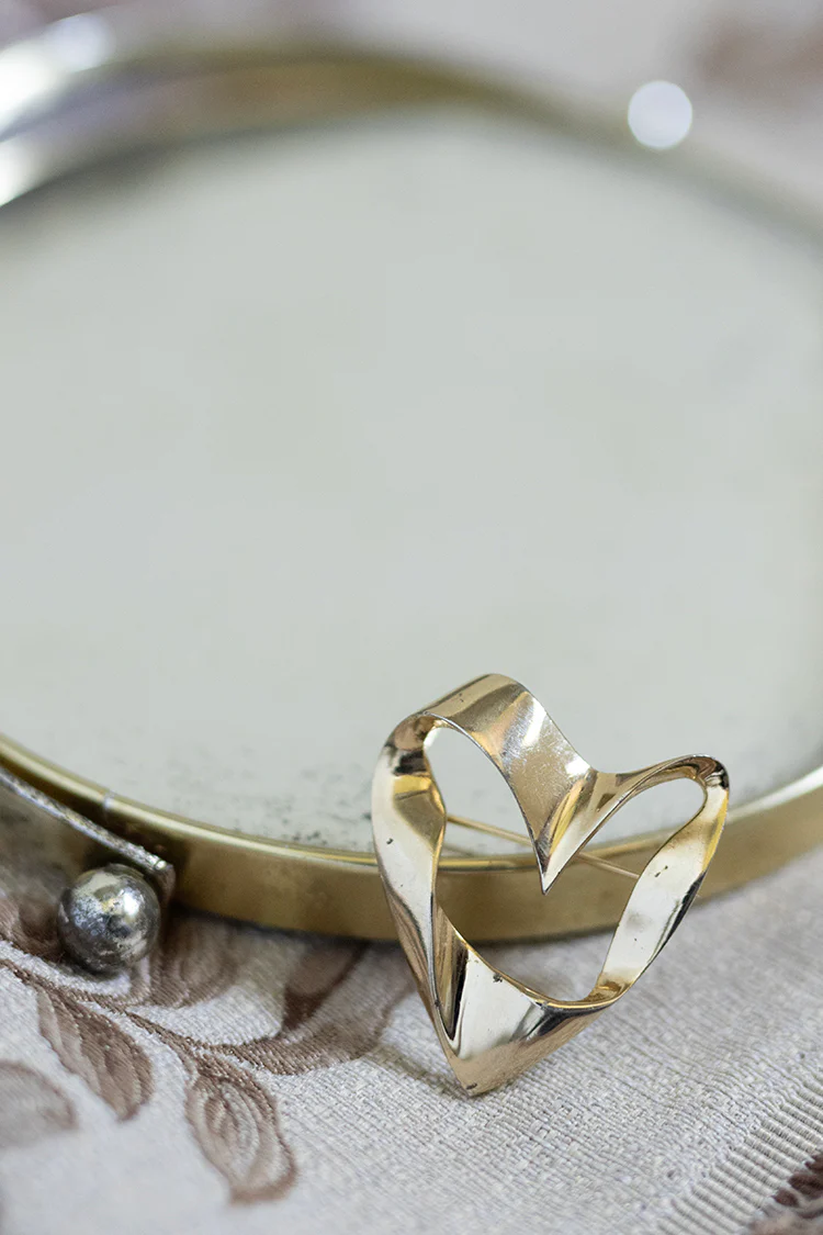 Vintage Shiny Gold Abstract Heart Brooch