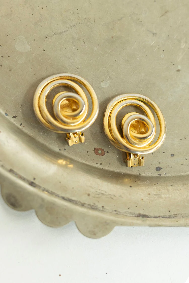 Vintage Norma Jean Gold Swirl Clip-On Earrings - Image 3